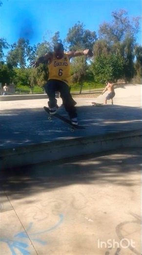 Fs 180, Pop Shuv It, Kickflip - Cameron McFadden
