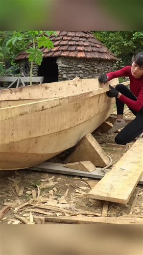 Easy Method to Craft a Wooden Boat from Planks