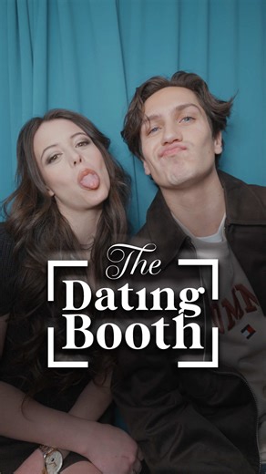 'no no no, it's not what it looks like' 😰 (with @Sara Waisglass @Huddy) #thedatingbooth #sarawaisglass #huddy #frienddate