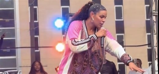 Jordin Sparks Stops Performance of ‘No Air’ to Help Overheated Fan