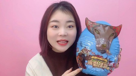 怪兽蛋里有“黄金”哥莫拉！小鹿一口气拆2个蛋，真的能拆到吗