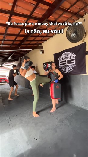 Chistine Oliveira 🌟 on Instagram: "Eu já tô é lá!!! 🙂‍↕️😆 #muaythailife #muaythai #meme #humor #lifestyle"