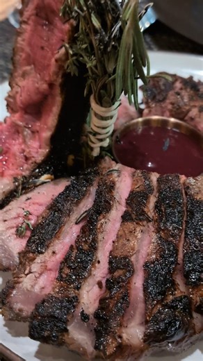 Pechluck | PDX Food, Travel on Instagram: "Buon Appetito! Join me on a Portland progressive dinner adventure in Slabtown I had last Tuesday starring the restaurants of Chef Gabriel Pascuzzi, a former Eater Portland's Chef of the Year and alum of Beat Bobby Flay and Top Chef Portland. 👨‍🍳 Let's start with timeless sophisticated style at the new Hey Luigi @heyluigipdx cocktail bar with beautiful blues and gold rich decor and stunning drinks and food that continue to carry the decadent Art Deco v