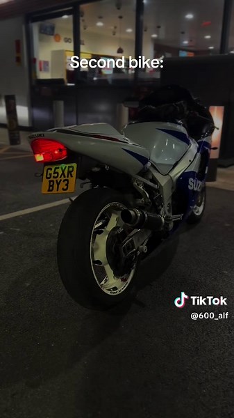 Experience the Thrill of the Suzuki GSXR Motorbike