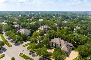 Living in Leawood, KS