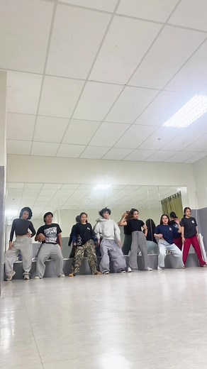 Work, work, work, work, work… now watch us put that WORK on 😌🔥 | 🧠: @MISSU #NULDT #NULagunaDanceTroupe #GrooveWithPaws #NULaguna