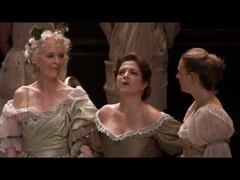 Porte Saint-Martin | BA Les femmes savantes - Mise en scène Catherine Hiegel [2017]