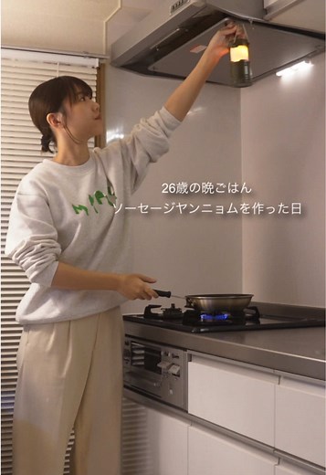ヤンニョムソーセージの簡単レシピ：おうちで作るワンパン料理