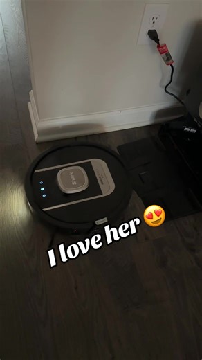 My obsession with my vacuums is crazy but I’m not complaining! Give me all the vacuums. I think I need more! 😍#clean #cleantok #vacuum #obsessed @Shark Home