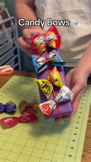 1.6K views · 19 reactions | How about an edible bow! Make your wrappings part of the gift with candy bows. So easy! #icouldwrapthat #31nightsofhalloween #halloween #giftwrapping #candy | I Could Wrap That | Facebook
