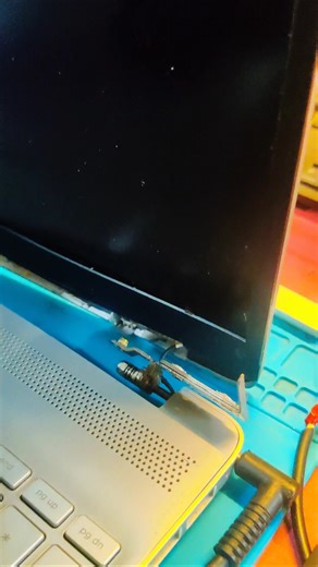 Don’t Ignore This! Hinge Issue Destroyed This HP Laptop 💻⚠️