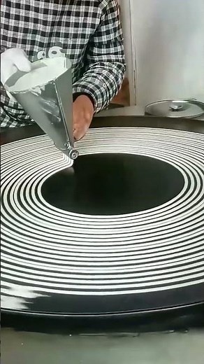 Liquid Magic in Slow Motion