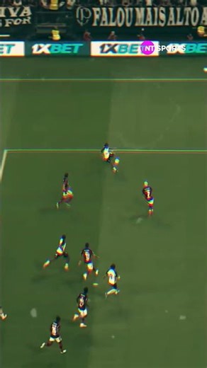 MEMPHIS DEPAY METEU 'UNDAIÁ' TO SCORE THE CORINTHIANS GOAL! WHAT AN ABSURD PLAY! #shorts