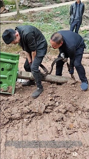 "2 Men Install Excavator Hydraulic Breaker Rod 🌟 | Quick & Safe Setup Guide!"
