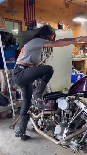 It's chopper time! #harleydavidson #chopper #kickstart #fblifestyle | FlickFolio