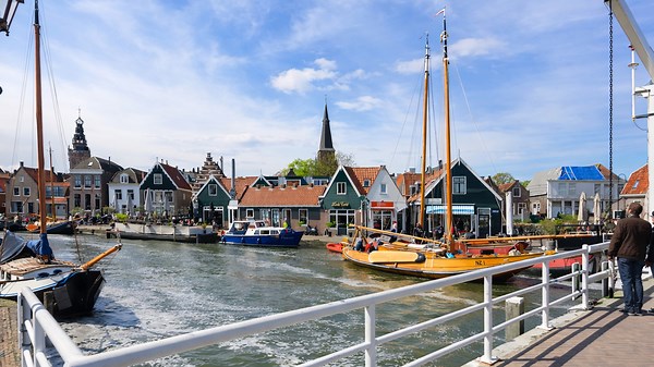 Historic Monnickendam Netherlands walking tour on a sunny day (4K)
