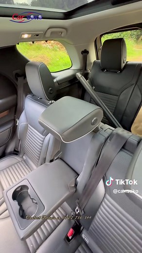 Explore the 2017 Land Rover Discovery 5 Features