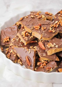 Homemade Toffee in 15 Minutes, Perfect for Gifting