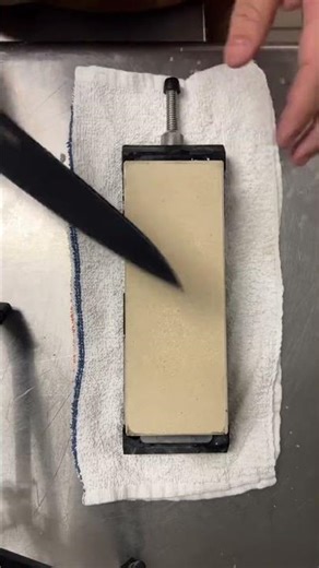 Knife sharpening tutorial! Quick and easy, comment for questions! #cheflife #knifesharpening