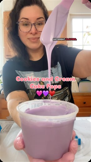 Cookies and Cream Cake Pops are so simple and easy to make and taste delicious!! Now if you know that the cake you’re baking will only be for a cookies and cream cakepop dough, you can add about 3 tablespoons of Jello Oreo pudding mix to your Vanilla cake box mix before turning it into your batter to bake! #sweetsrpoppin #cakepops #cookiesandcream #howtomakecakepops #makingcakepops | Sweets R Poppin’