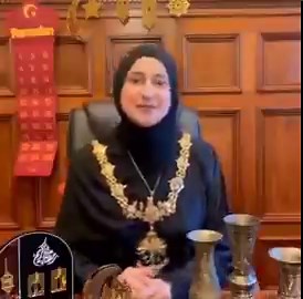 英国罗瑟勒姆的穆斯林市长，她说英国只有实行伊斯兰教法才能再次伟大，要求驱逐所有非穆斯林！包括英国🇬🇧公民