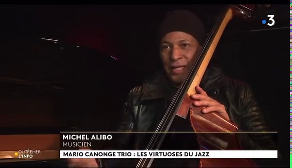 Mario Canonge est l’un des meilleurs pianistes français . Pour son tout nouvel album, le musicien martiniquais a choisi la formule du Trio avec Michel Alibo à la contrebasse et Arnaud Dolmen à la batterie. Du jazz aux influences caribéennes présenté devant le public du New Morning à Paris. | La 1ère
