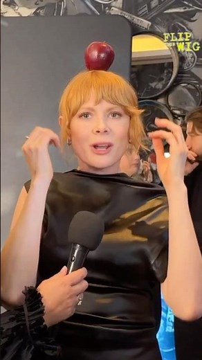Emily Beecham managed to balance an Apple during my chat with her about William Tell! (Bravo)