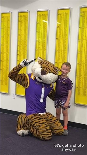 Mike the Tiger Crashes LSU Online's Spring 2026 Graduation Receptions!