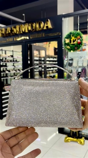 Ayaqqabı & Çanta on Instagram: "Parıltını sevənlər üçün ✨ Xüsusi günlərə çox yaraşır🪩💎 Ünvan Sumqayıt şəhəri, 10-cu mikrorayon, Gold Qayalı Ticarət Mərkəzi, 3-cü mərtəbə📍 Mağaza 12 🎈 By_Hammoda boutique🛍️ Əlaqə nöm☎️: WhatsApp📨 : (+994) 50 708 01 48 ✅ #byhammoda #çanta #bags #reelsinstagram #bakues"