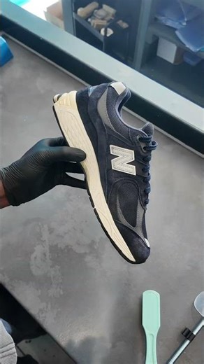 Postal service clean for a client🧼 just like that #shoecleaning #sneakers #satisfying #newbalance