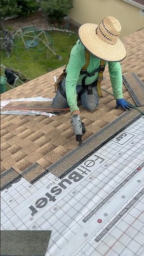How to install shingles efficiently with a nail gun! 🏡 #roofing #construction