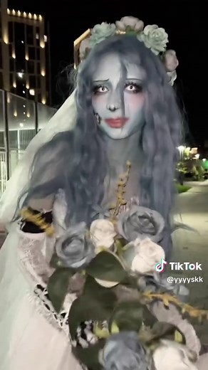 Creepy Corpse Bride Cosplay Tutorial for Halloween