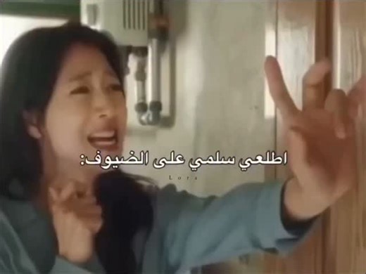 noor_allah9 on Instagram‎: "😆😅 فيلم "وحيد في المنزل" (Home Alone) الذي صدر عام 1990 ليس مجرد كوميديا عائلية، بل هو عمل يجسد شجاعة ودفء مشاعر طفل تُرك وحيدًا. خلف الزينة المبهجة للميلاد والموسيقى المفرحة، تتسرب مشاعر الوحدة ولحظات النمو التي يشعر بها كيفن. في البداية تبدو فكرة بقائه وحيدًا في المنزل كإحساس بالحرية والإثارة، لكن مع مرور الوقت، تقترب المشاعر الهادئة التي يواجهها كيفن في كل أرجاء البيت الصامت أكثر فأكثر. مائدة الطعام الفريدة، الليالي الهادئة، صوت الأغاني الميلادية البعيدة… هذه الل