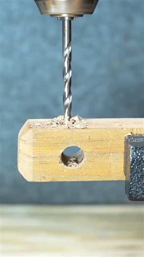 Yuvarlak Boruları Kaydırmadan Delme Hilesi! (Pipe Drilling Jig) #shorts #diy #kendinyap