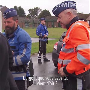 🤔💵 "L'argent , là, il vient d'où ?" 😂 L'inspecteur Caroy fait les comptes 🚨 Regardez "Enquêtes" ce mardi à 19h45 sur RTL TVI et en replay sur http://bit.ly/Enquetes_RTLplay | RTL tvi