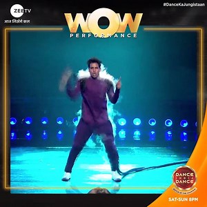 Smokin-🔥 performance coming up tonight! Tune in to Zee TV tonight at 8 pm to watch Dance India Dance - #BattleOfTheChampions. #DanceKaJungistaan #WestKeSinghams Raftaar Bosco Leslie Martis Kareena Kapoor Karan Wahi ZEE TV | Dance India Dance