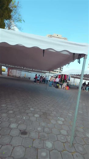 En el pulgón de la 12 la mejor feria de Quito siempre pensamos primero en ti. Si quieres participar y generar ingresos extra esta es tu feria #ferias #quito #modacircular #mercadodepulgas #pulgondela12