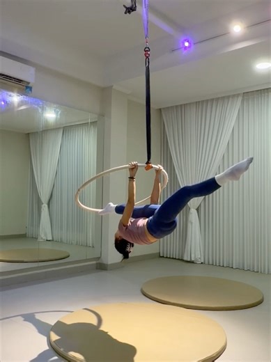 Russian split #aerial #aerialhoop