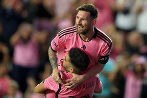 “He’s still playing at real high level” - Lionel Messi labelled ‘best player in the world right now’ by England forward