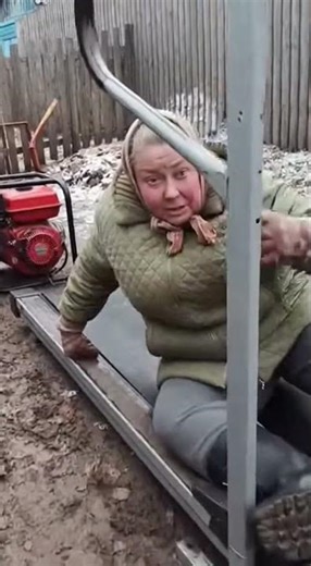 Взрывной фитнес Бабушка ушла в отрыв! #funny #animals #snow #movie