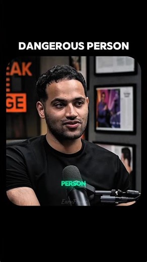 BODY LANGUAGE OF A DANGEROUS PERSON #growth #podcast #shorts