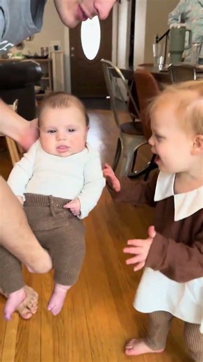 Trying to get a cute video of your kids 😲 toddler daily life 🪢 #toddlerdailylife