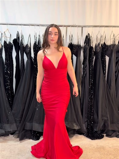 Prom night but make it iconic in red 💃✨ #prom #prom2026 #promdress #redpromdress #Prominspo