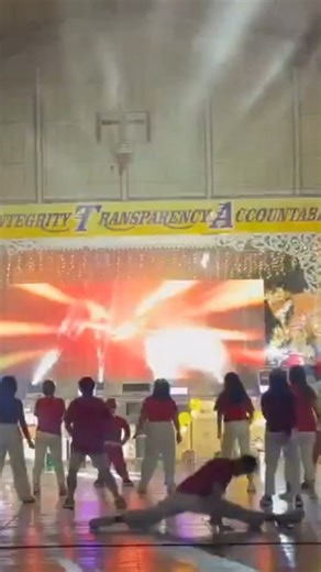 Poginess Did The Cartwheel and Split in 2025