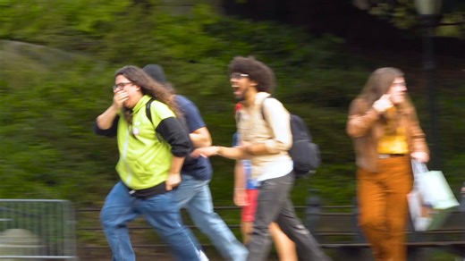 【4K】纽约中央公园屁神HUMORBAGEL 2024整蛊恶搞精选