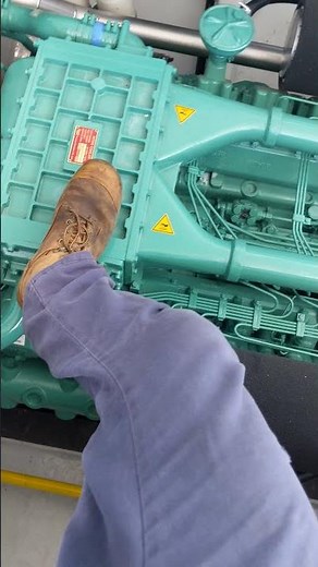 Doosan V222TIL V12 1000Hp Marine Engine Running Sea Trial