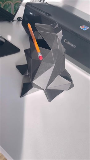 Frog Paper Craft, PDF Template #papercraft #diyproject #diy #diyproject #papermodel #lowpolyart #lowpolyart #3dpaperart #polygonal #polygonal #pdftemplate #kiddiy #cardboardcrafts #cardboard #diysculpture #pepacura #papermask #3dmask #maskdiy #diymask #frog #frogdiy #frogpaper