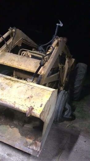 1975 Ford Industrial 335 Loader Tractor