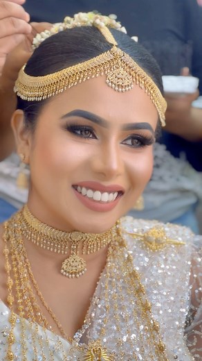 22K views · 314 reactions | Beautiful Kandyan Bride By Narmada Thambugala (0767896324/ Bridal saree & kandyan jewelry By Hirusandu Bridal WearHirusandu Bridal Wear (077) 673 2140 Flowers By Anura Silva Tik tok link ➡️ https://www.tiktok.com/@salonshani1?_t=8jC1Z49s6Df&_r=1 #Salon #Shani #Nittambuwabestsalon #liquidmakeup #bridalsalon #bridalmakeupartist #preshootMakeup #shootmakeup #westernbride | Salon Shani- Bridal Hair and Beauty Academy - Nittambuwa | Facebook