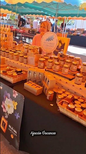 CORSE : Le marché d'Ajaccio vaut vraiment le détour, découvre pourquoi.